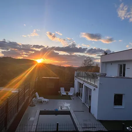 Villa Vila Timur *