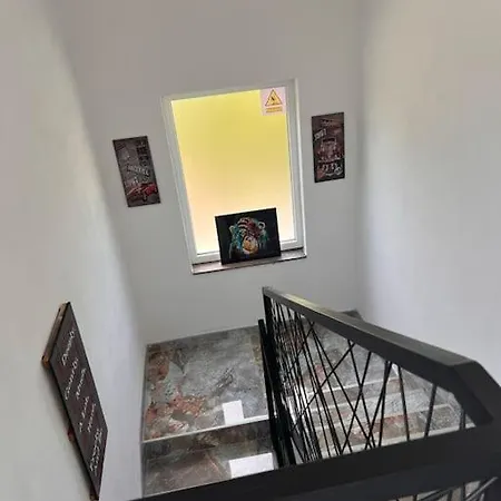 Vila Timur *